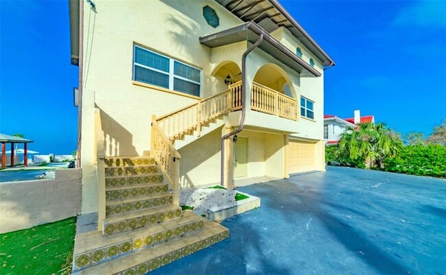 Building Photo - 5521 W Shr Dr