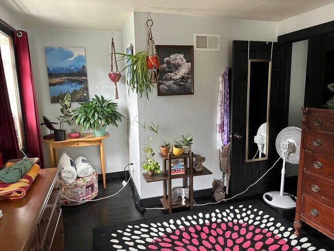 Building Photo - 818/820 Platt Street