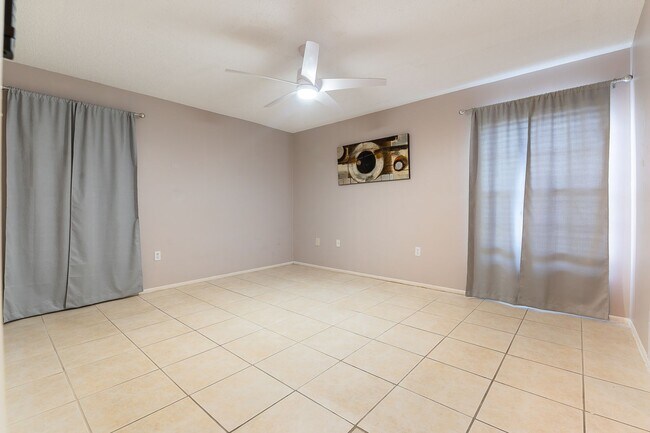 Building Photo - Conveniently located Unfurnished 2-bed, 2-...