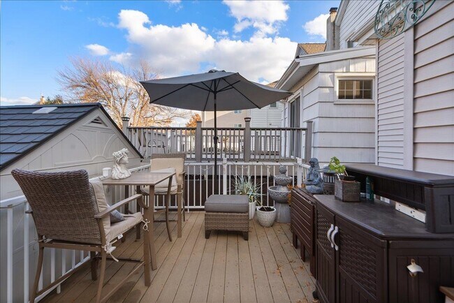 Building Photo - 252 Grace Ave