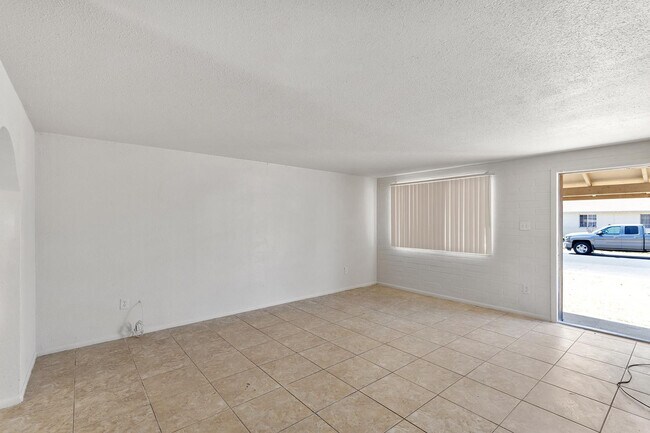 Building Photo - 7422 W Turney Ave