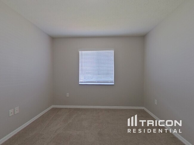 Building Photo - 7956 Floradora Dr