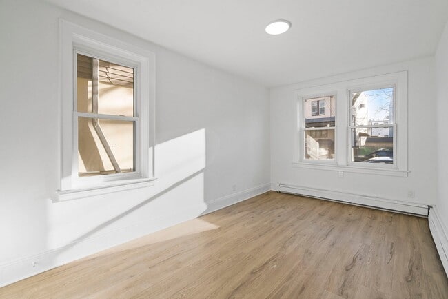 Building Photo - 5 Lienau Pl