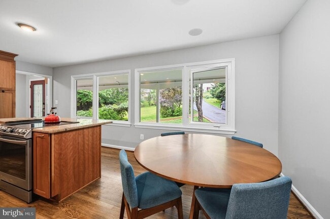 Building Photo - 2506 Pinoak Ln