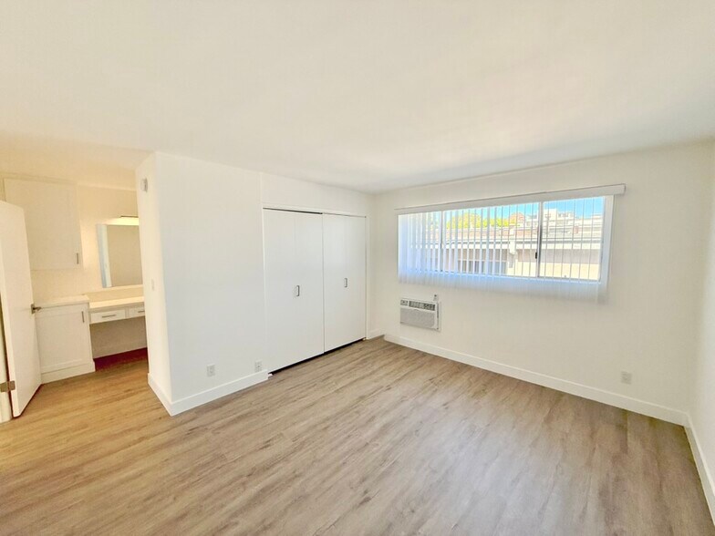 Building Photo - 12745 Venice Blvd