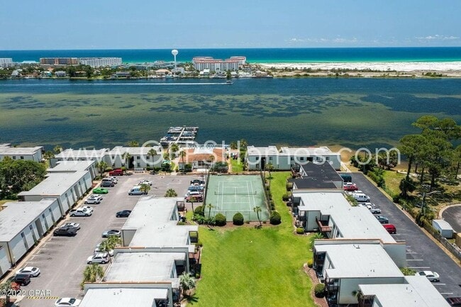 Building Photo - Available June