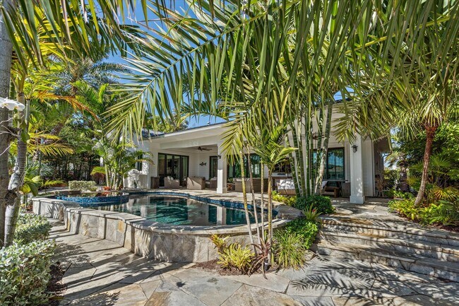 Building Photo - 940 Greenbriar Dr