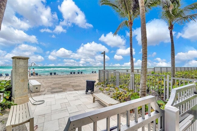 Building Photo - 16051 Collins Ave