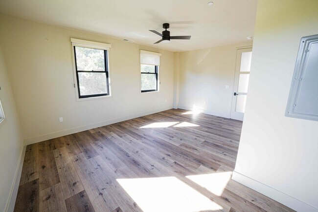 Building Photo - Rhine House Lofts