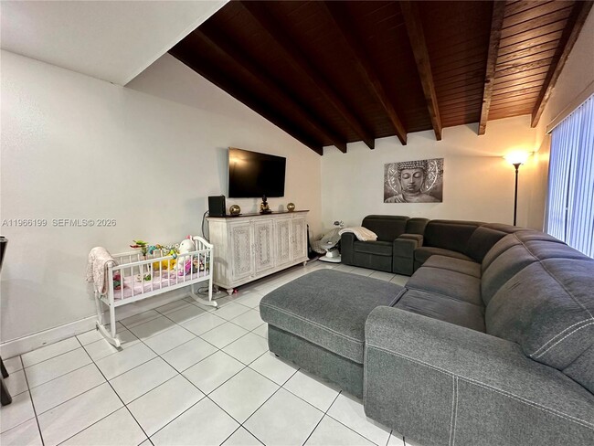 Building Photo - 6712 SW 114th Ave