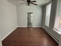 Building Photo - Beautiful one bedroom in the heart of the ...