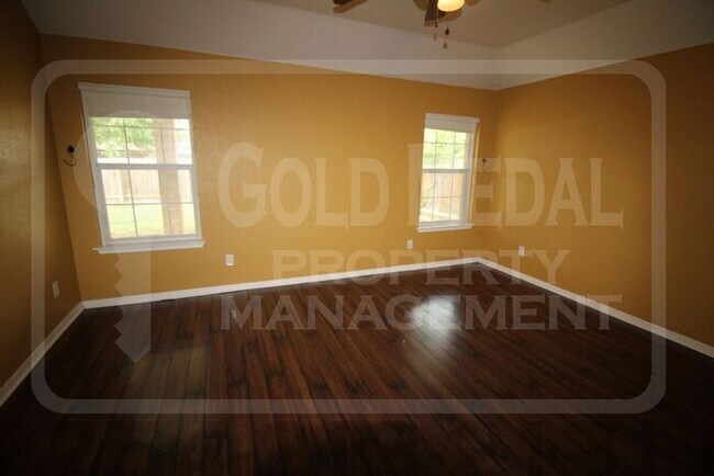 Building Photo - 2908 Tucson Dr