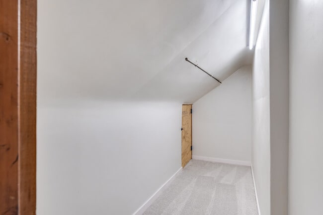 Building Photo - 4053 Grove Ave