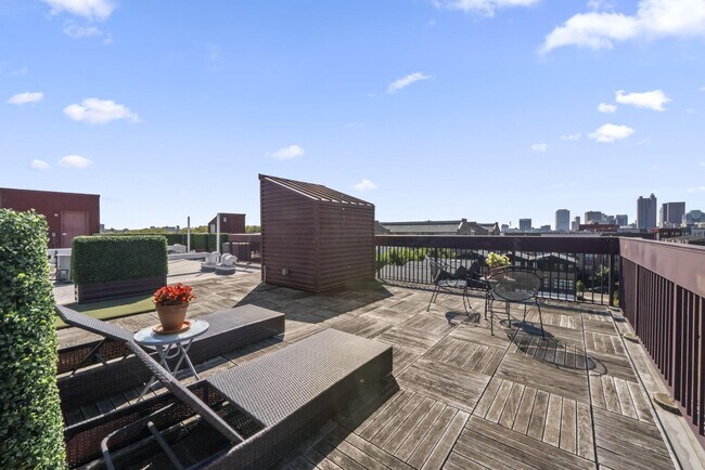 Building Photo - 367 Auden Ave