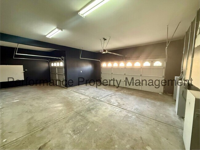 Building Photo - Gorgeous 3 Bed/2 Bath + Office w/ Solar, Pool & $0 Deposit Option