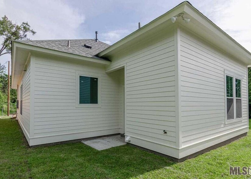 Building Photo - 634 W Grant St