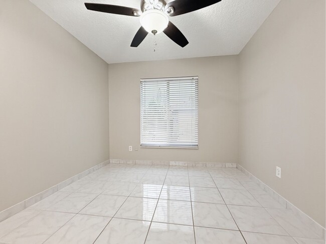 Building Photo - 8221 Granada Blvd