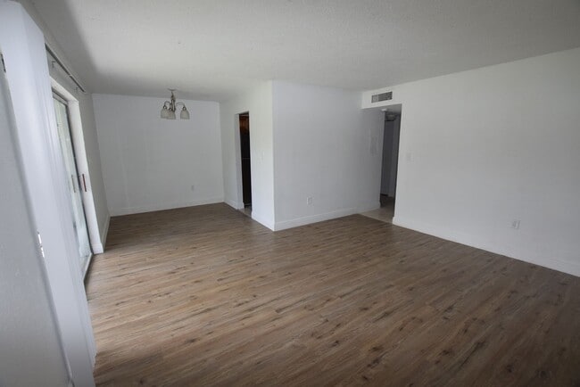 Building Photo - 4703 S Texas Ave