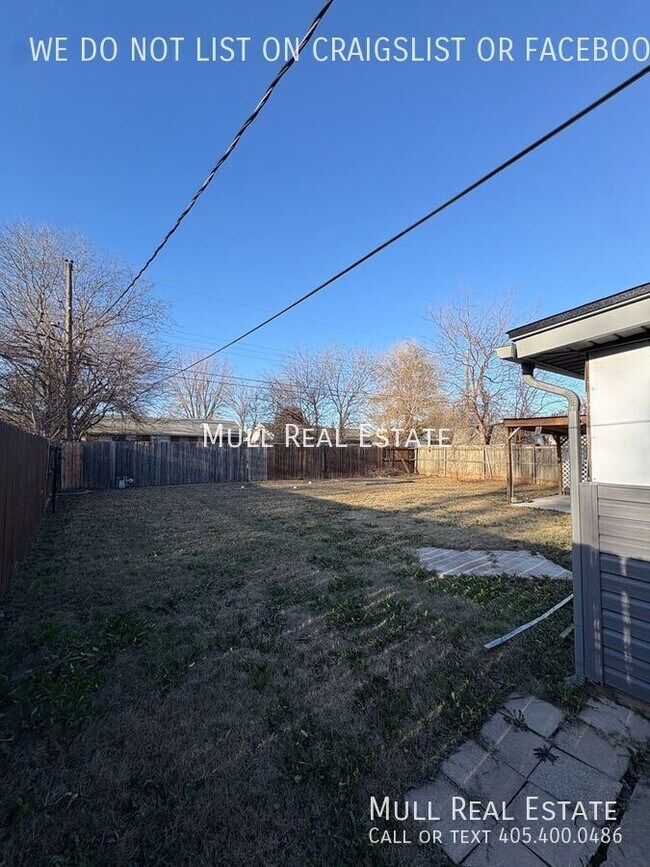 Building Photo - 817 Arnold Ave