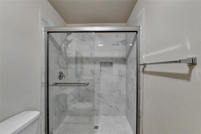 Building Photo - 11636 Parkside Ave