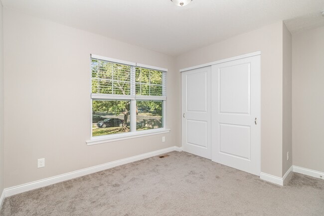 Building Photo - 5565 Limaburg Rd