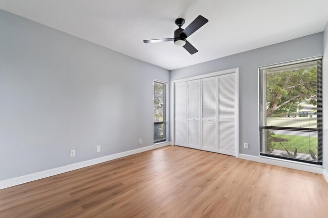 Building Photo - 2711 SW Egret Pond Cir