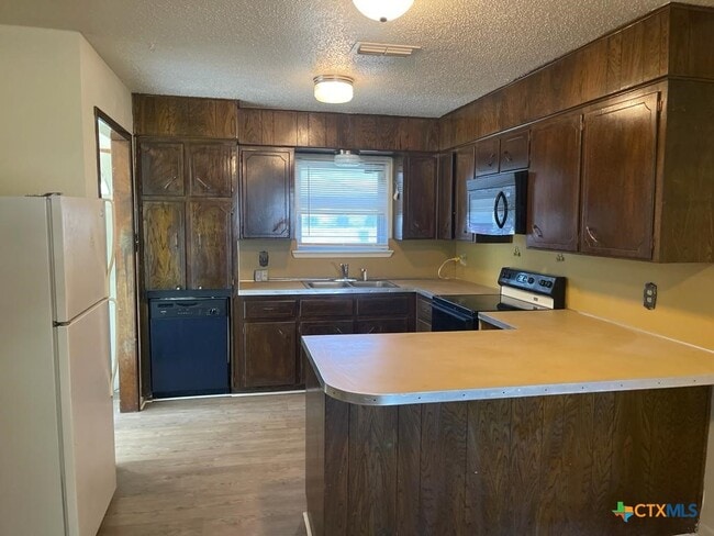 Building Photo - 1818 Janis Dr