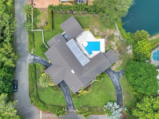 Building Photo - 5901 SW 136th St