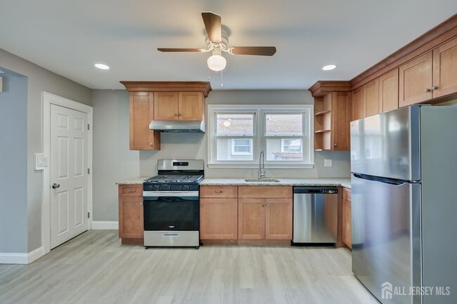 Building Photo - 36 2nd Ave