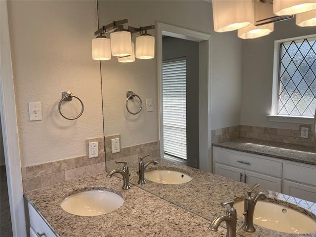 Building Photo - 7517 Wellcrest Dr