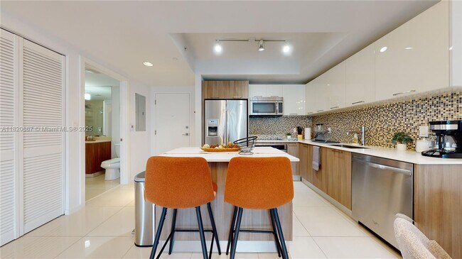 Building Photo - 5300 Paseo Blvd