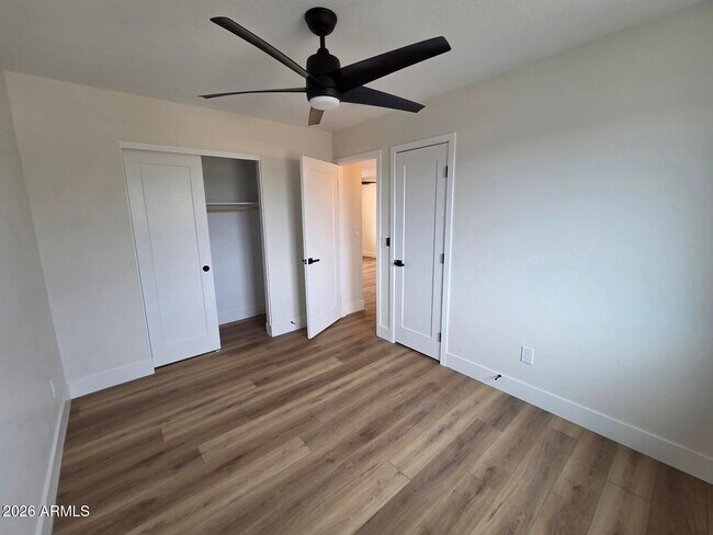 Building Photo - 824 N 11th Ave