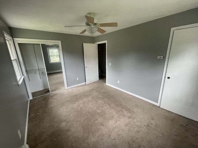 Master bedroom - 44 N Woody Hill Rd