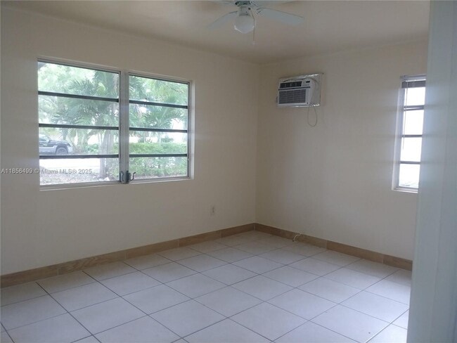 Building Photo - 1541 NE 131st Ln