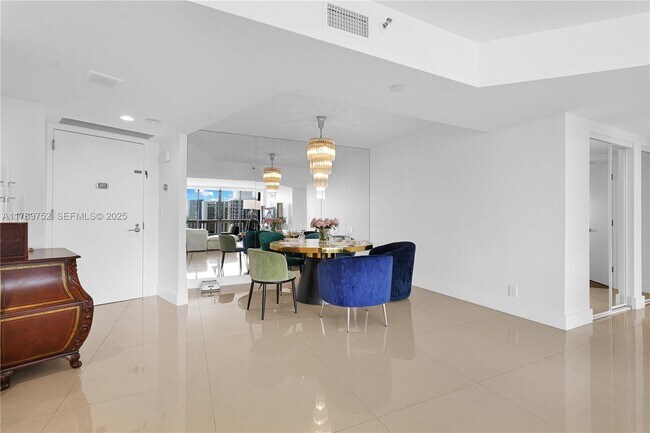 Building Photo - 1000 E Island Blvd