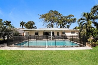 Building Photo - 4314 Taft St