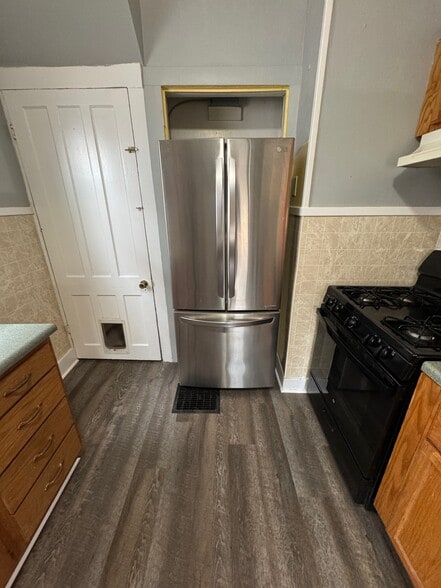 Kitchen - 16 Pine St