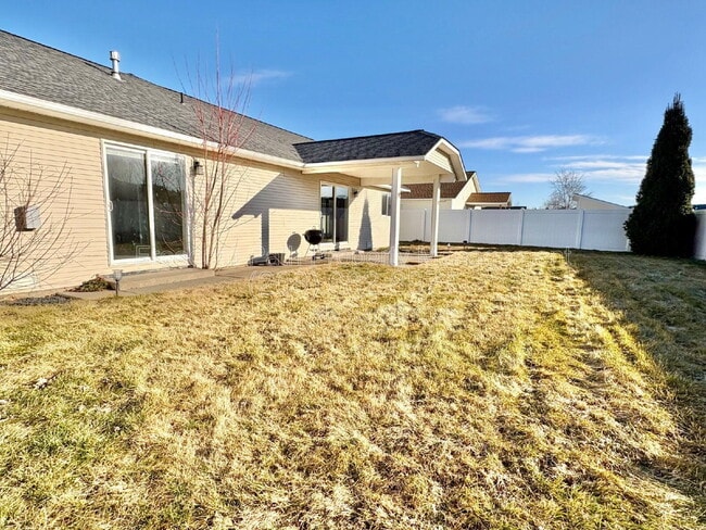 Building Photo - 594 W Ashworth Ln