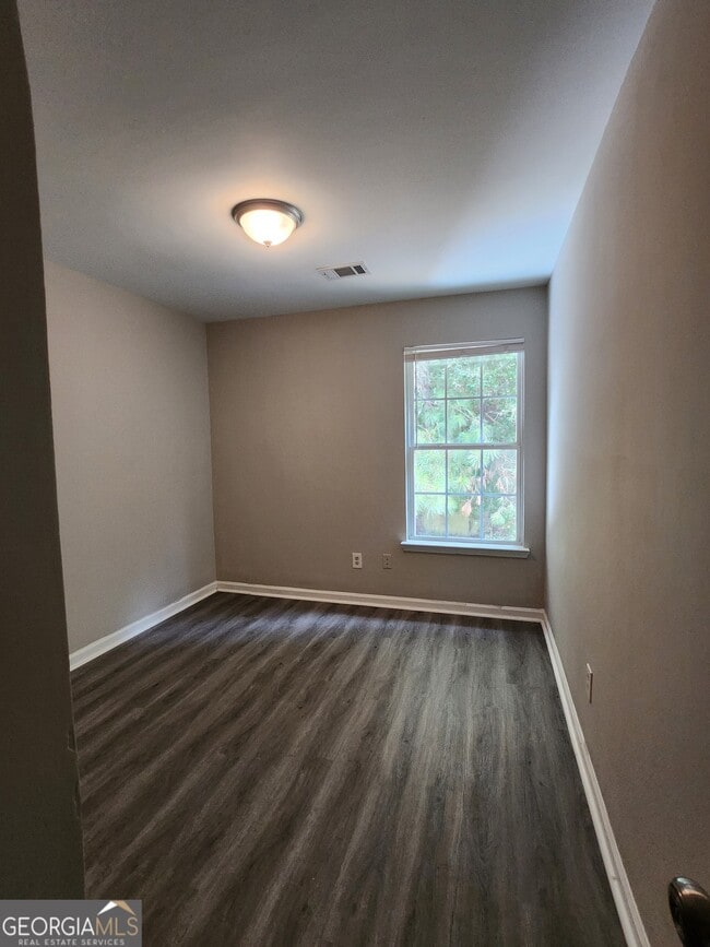 Building Photo - 285 Brookview Dr