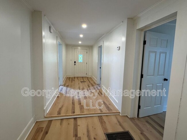 Building Photo - 185 S Rocksprings St