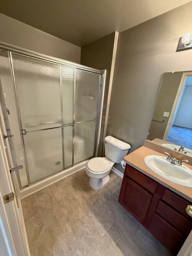 Building Photo - 47576 Pembroke Dr