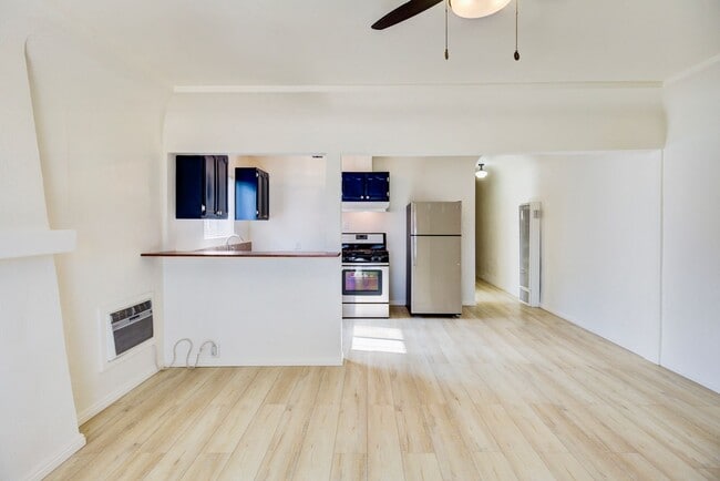 Building Photo - 3659 6th Ave