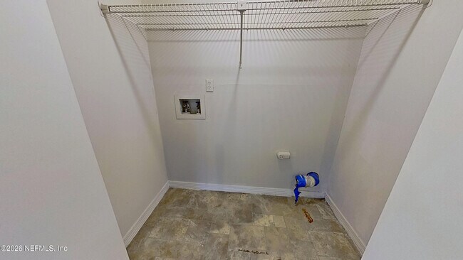 Building Photo - 480 Bentwood Ln