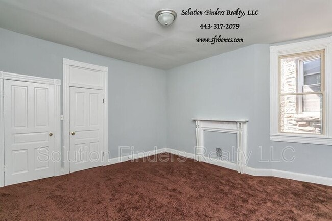 Building Photo - 2740 Parkwood Ave