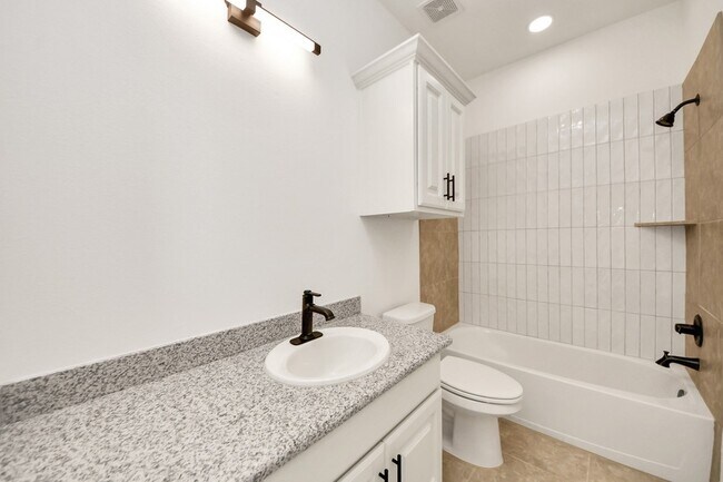 Building Photo - 23514 Bellina Dr