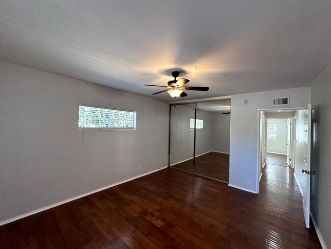 Building Photo - ***MOVE-IN SPECIAL 2 WEEKS FREE RENT***Fan...