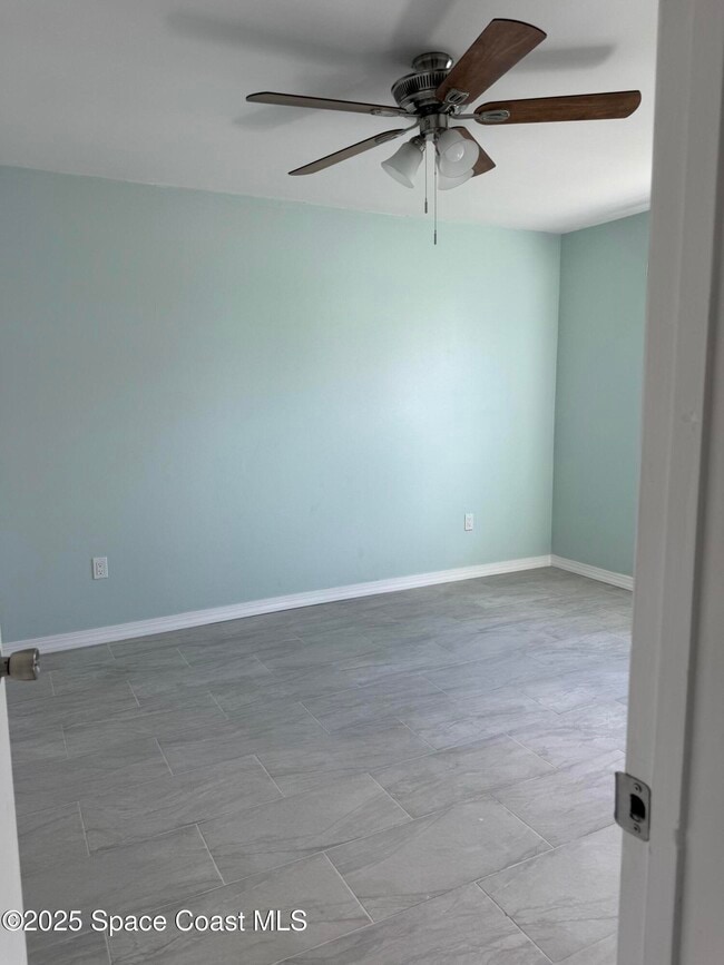 Building Photo - 2841 College View Dr