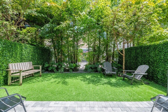 Building Photo - 6864 SW 80th St