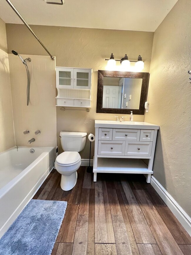 Building Photo - Charming 4 bed, 2 bath Home in North Fort ...