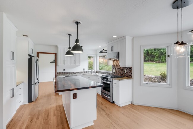 Building Photo - Beautiful 4 Bed, 3 Bath Rental Home in Cedar Mills Neighborhood!